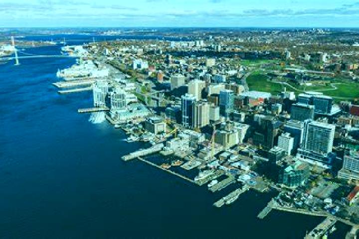 Santas Crashing Bull online slot
